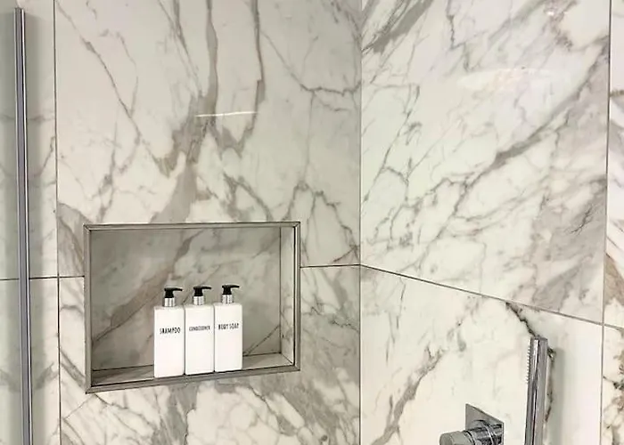 Bay Of Art * トリエステ