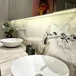 Bay Of Art Apartment