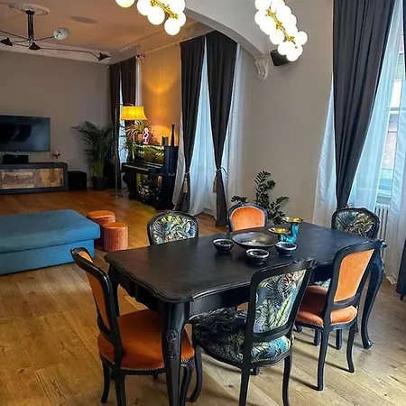 Bay Of Art * Trieste