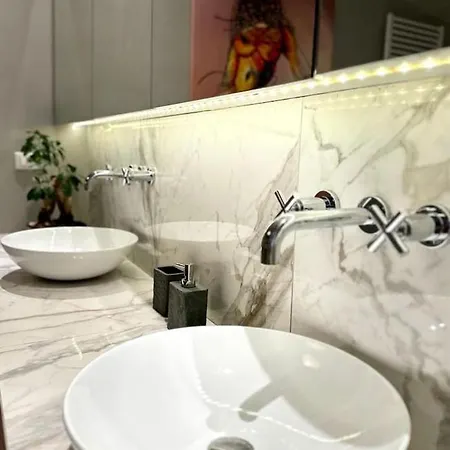 Bay Of Art Apartment