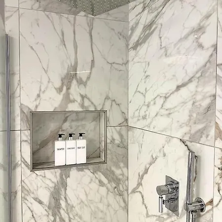 Bay Of Art * Trieste